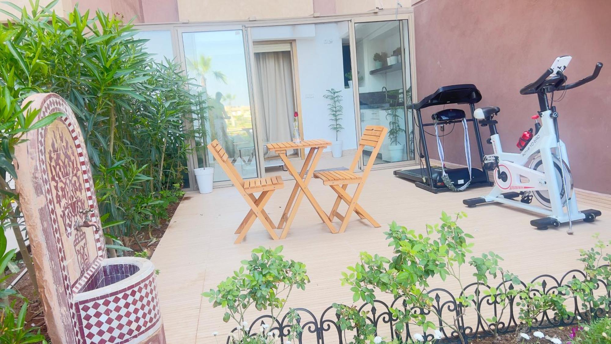 Appartement De Luxe Avec Jardin Vue Sur La Piscine Golf Securise 24H Sur 24 A 5 Minutes De L Aeroport 马拉喀什 外观 照片