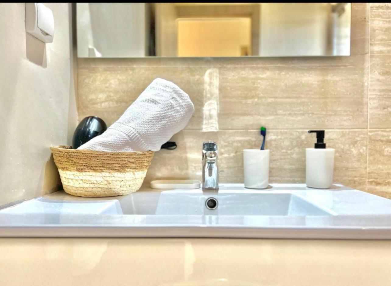 Appartement De Luxe Avec Jardin Vue Sur La Piscine Golf Securise 24H Sur 24 A 5 Minutes De L Aeroport 马拉喀什 外观 照片