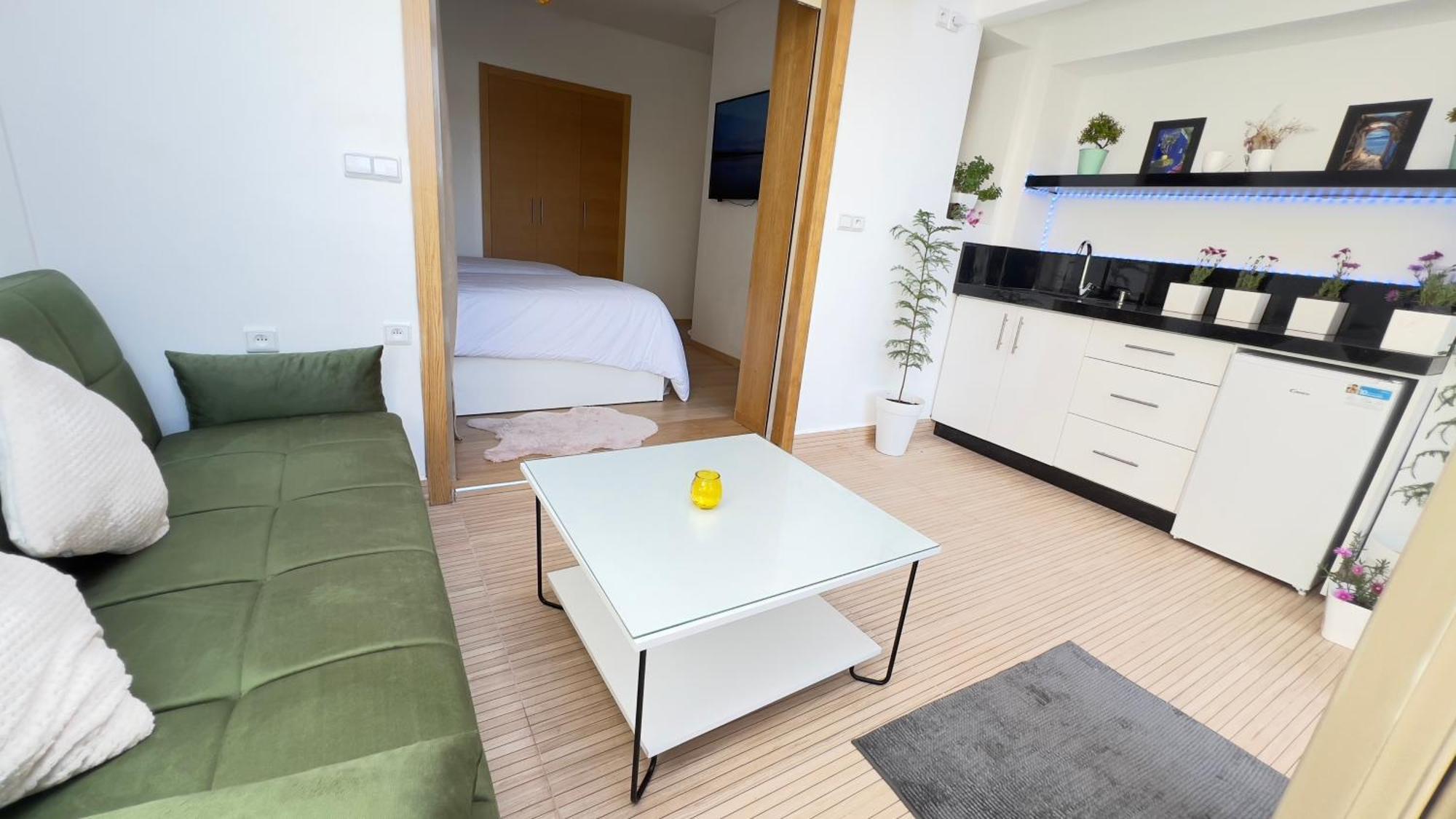 Appartement De Luxe Avec Jardin Vue Sur La Piscine Golf Securise 24H Sur 24 A 5 Minutes De L Aeroport 马拉喀什 外观 照片