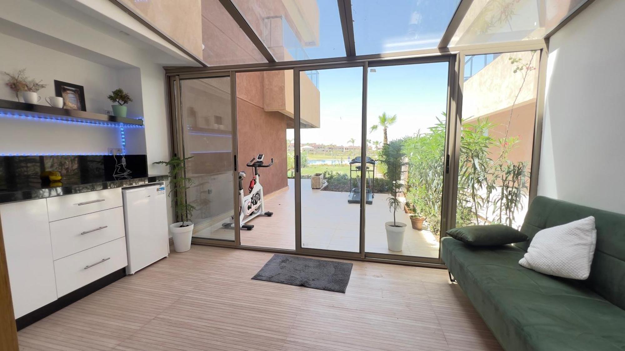 Appartement De Luxe Avec Jardin Vue Sur La Piscine Golf Securise 24H Sur 24 A 5 Minutes De L Aeroport 马拉喀什 外观 照片