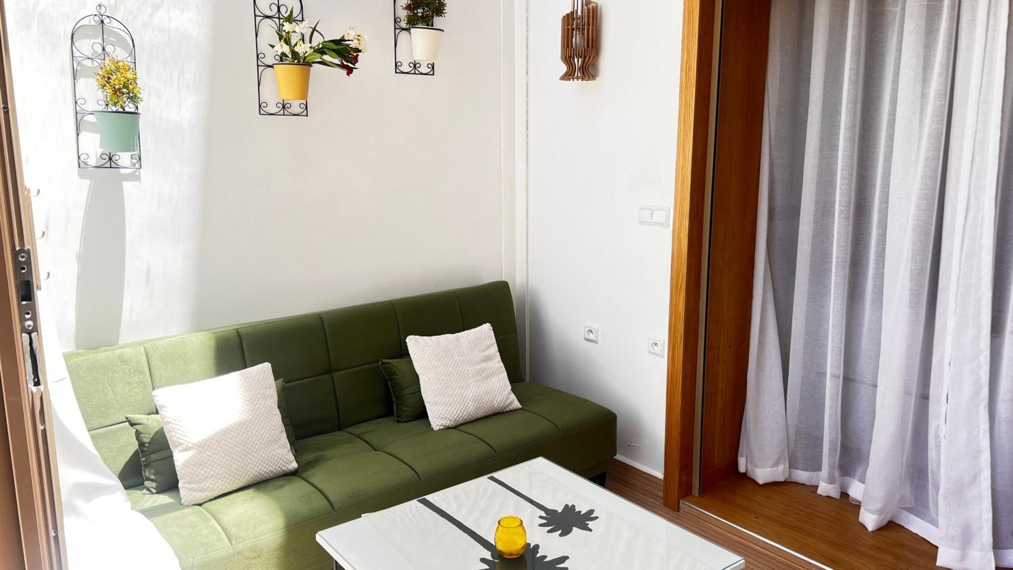 Appartement De Luxe Avec Jardin Vue Sur La Piscine Golf Securise 24H Sur 24 A 5 Minutes De L Aeroport 马拉喀什 外观 照片