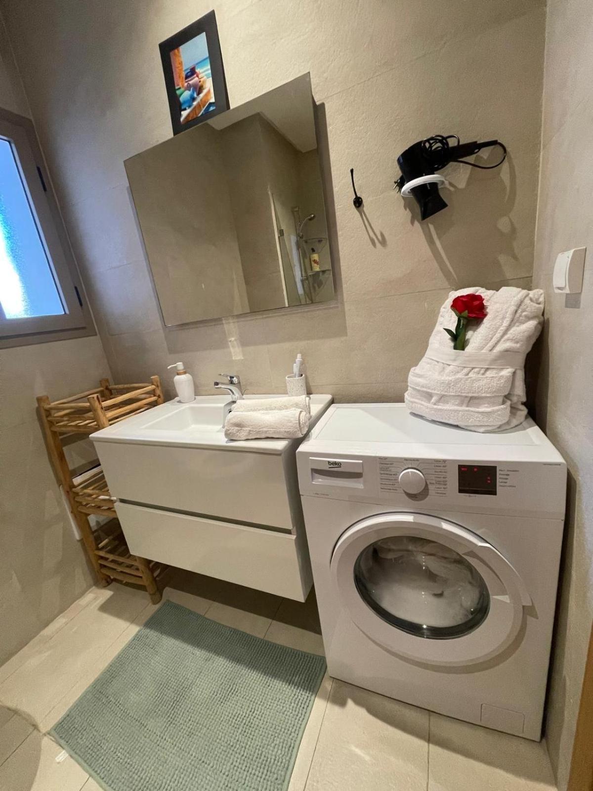 Appartement De Luxe Avec Jardin Vue Sur La Piscine Golf Securise 24H Sur 24 A 5 Minutes De L Aeroport 马拉喀什 外观 照片
