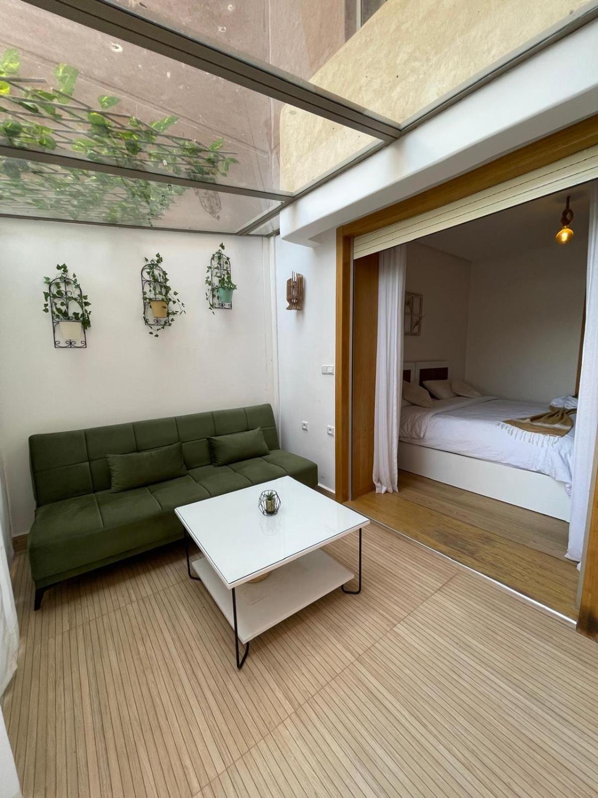 Appartement De Luxe Avec Jardin Vue Sur La Piscine Golf Securise 24H Sur 24 A 5 Minutes De L Aeroport 马拉喀什 外观 照片